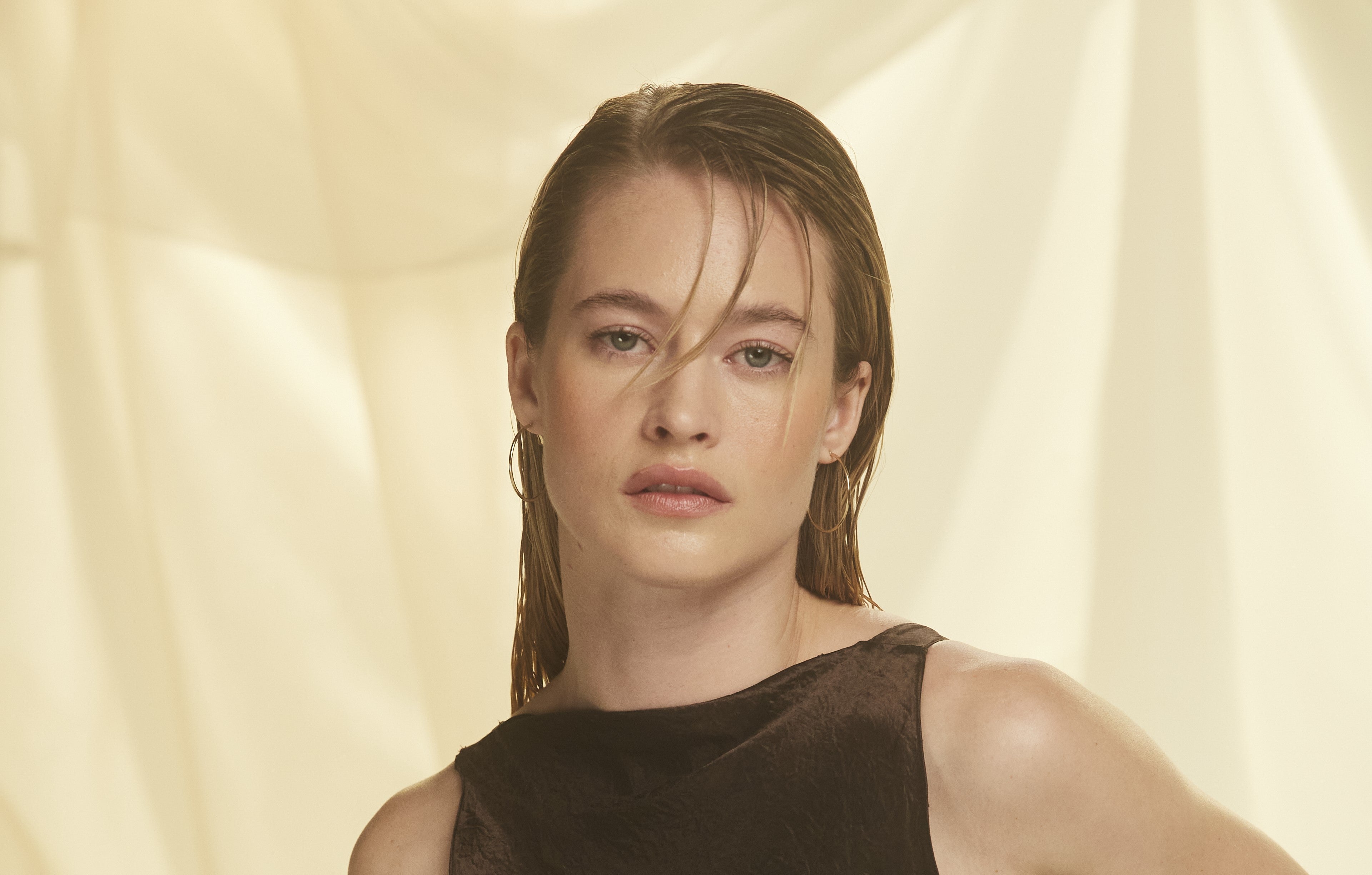 Drenched to Impress: The Hottest Wet Hairstyles to Rock This Season